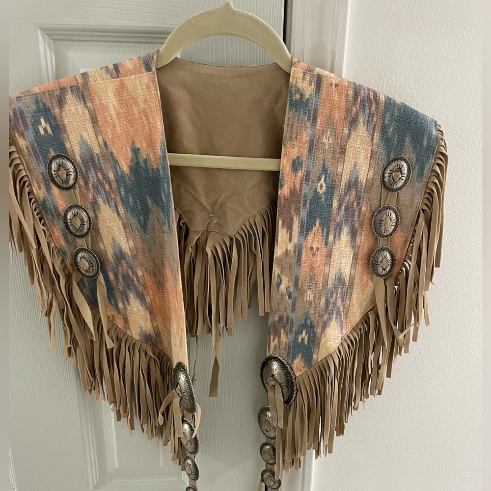 Beautiful cowgirl vest 😍